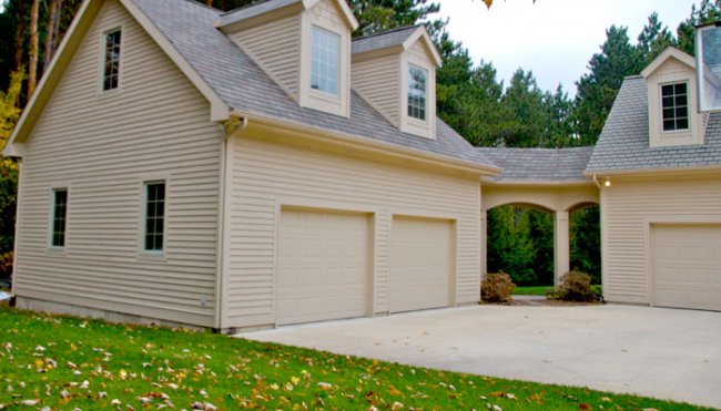 Thompson Remodeling two car garage image