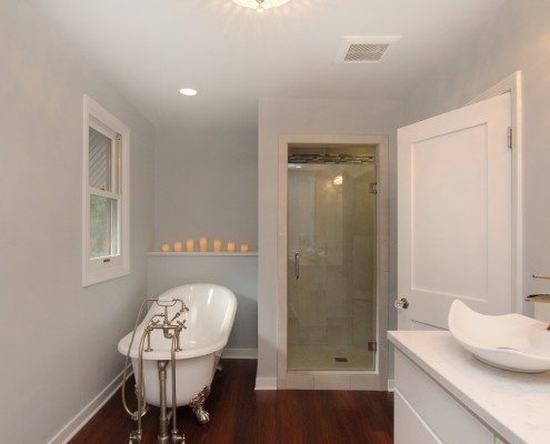 Thompson Remodeling CotY Winning Bathroom