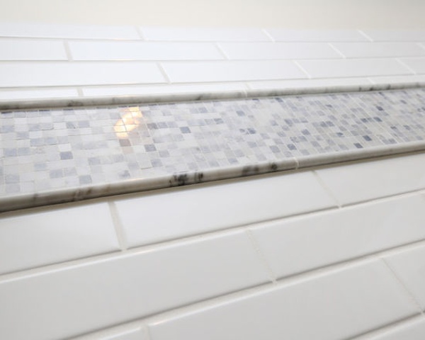 Thompson-remodeling-Classic White Bathroom Remodel4.jpg