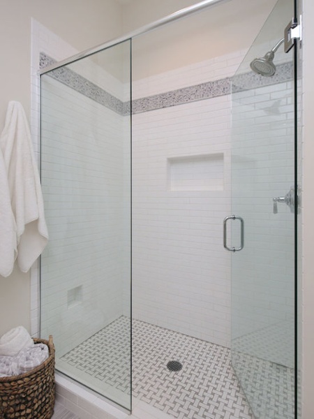Thompson-remodeling-Classic White Bathroom Remodel6.jpg
