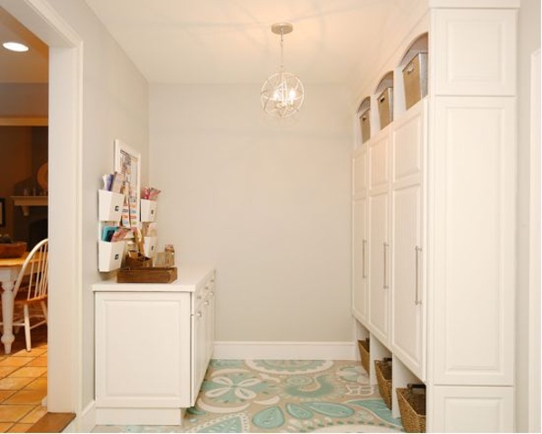 Thompson-remodeling-family-mudroom-gold-award5.jpg