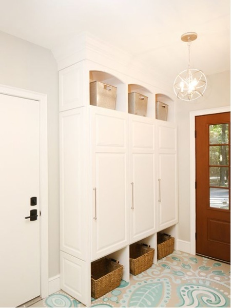 Thompson-remodeling-family-mudroom-gold-award7.jpg