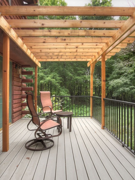 Thompson-remodeling-Log Cabin Deck with Pergola12.jpg