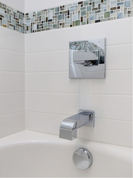 Thompson-remodeling-modern-and-clean-bath13.jpg