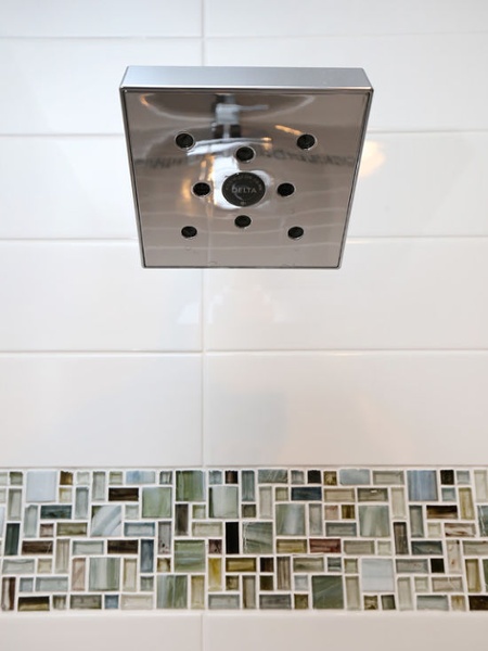 Thompson-remodeling-modern-and-clean-bath6.jpg