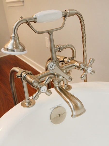 Thompson-remodeling-Modern European Master Bath11.jpg