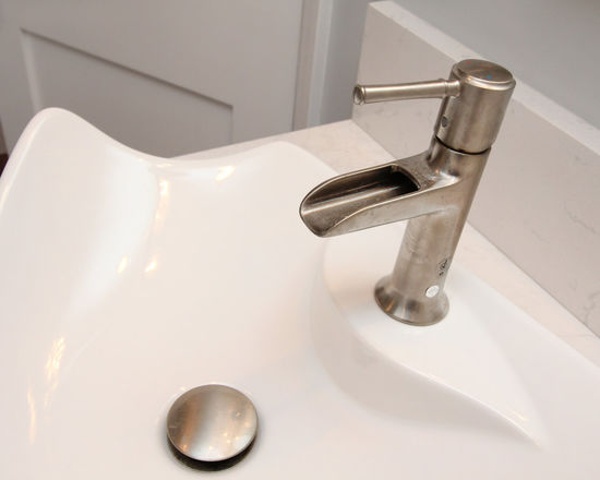 Thompson-remodeling-Modern European Master Bath7.jpg