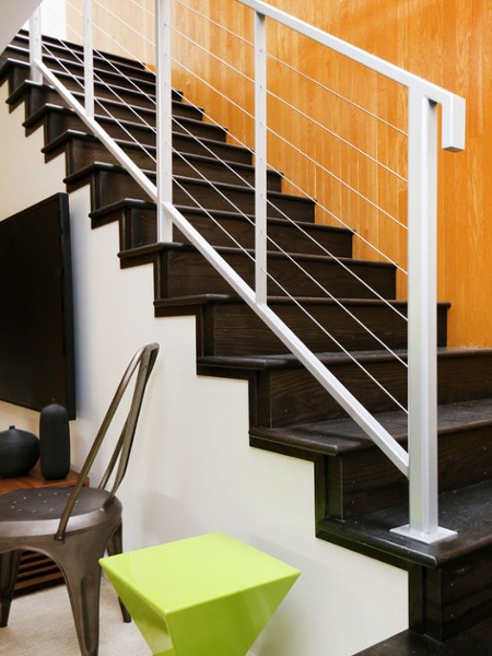 Thompson-remodeling-Modern-Stair-Rail3.jpg
