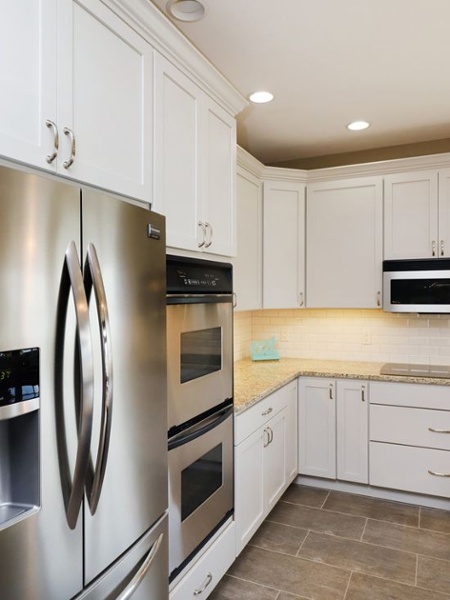 Thompson-Remodeling-two-tone-kitchen-upgrade6.jpg