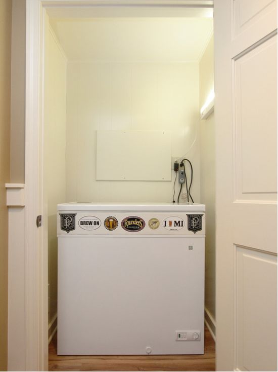 Thompson-remodeling-Warm & Welcoming Basement16.jpg