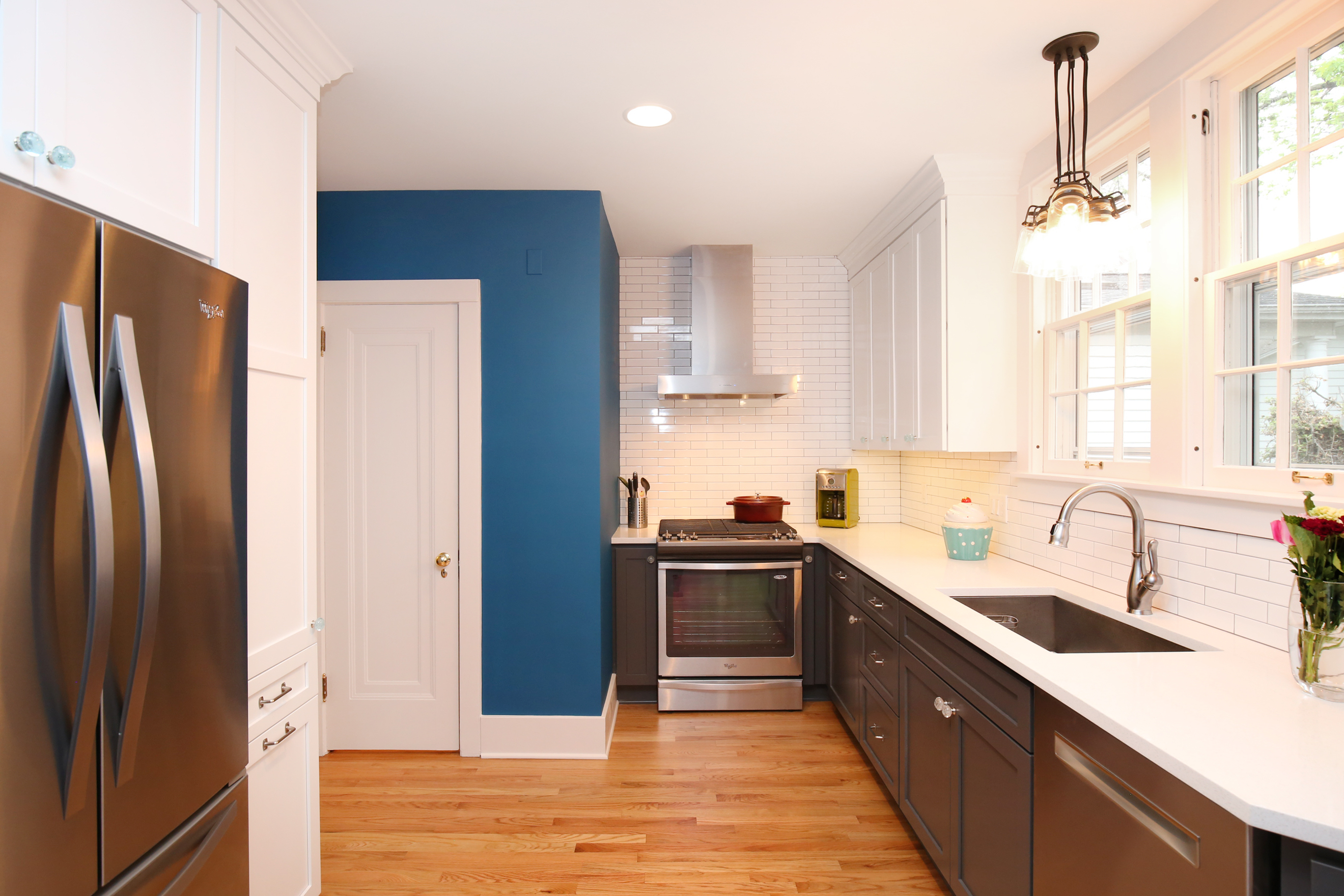 8 Design Tips to Maximize Space in a Small Kitchen